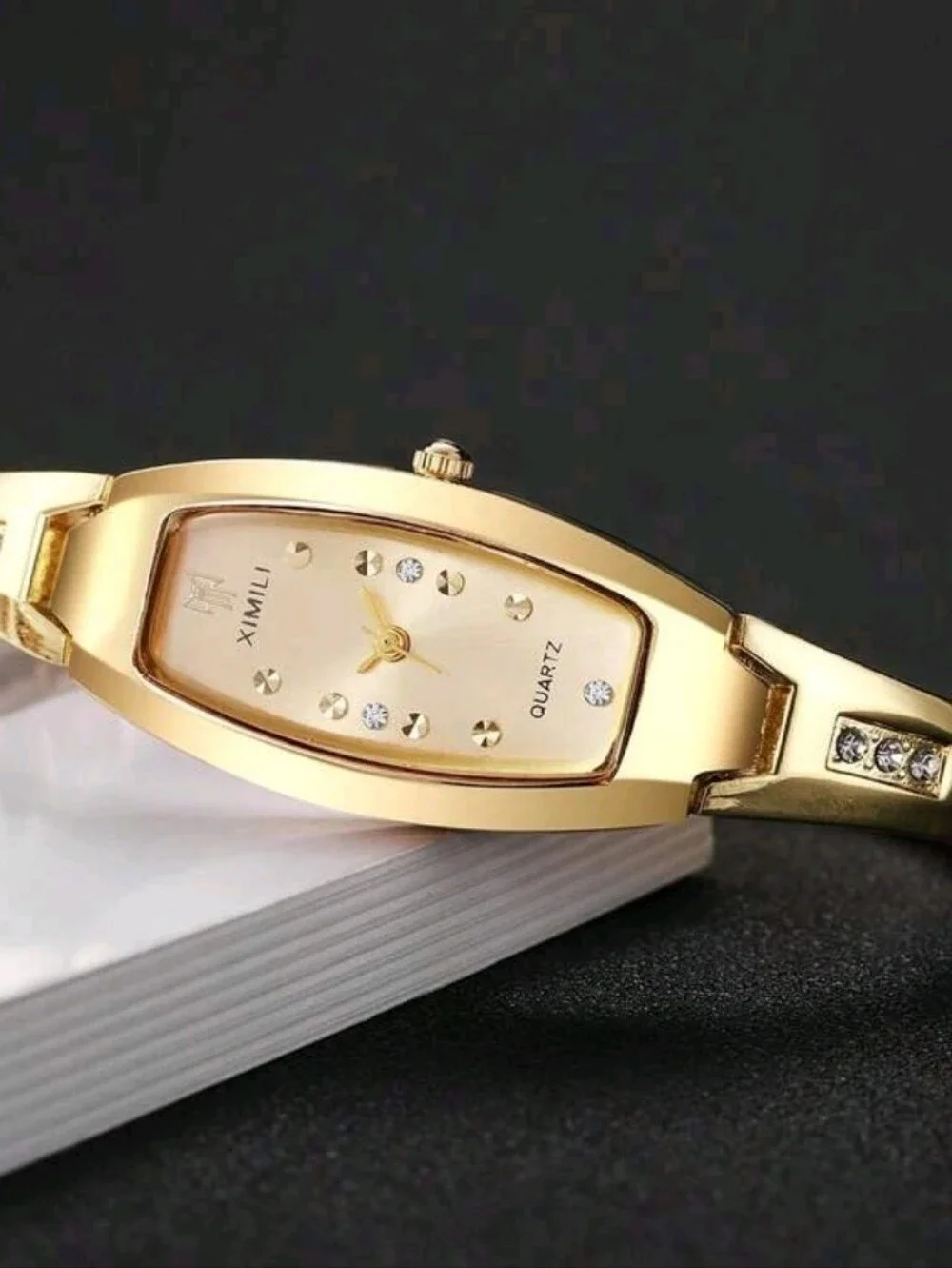 Women Gold Slim Elegant  CLassy Quartz Watch